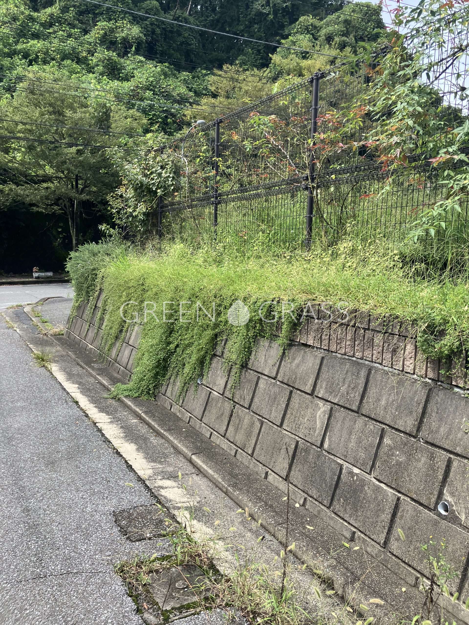 徐草、防草シート、外構工事 防草シート+砂利敷きで水たまりと雑草対策リフォーム｜大治町 | 外構